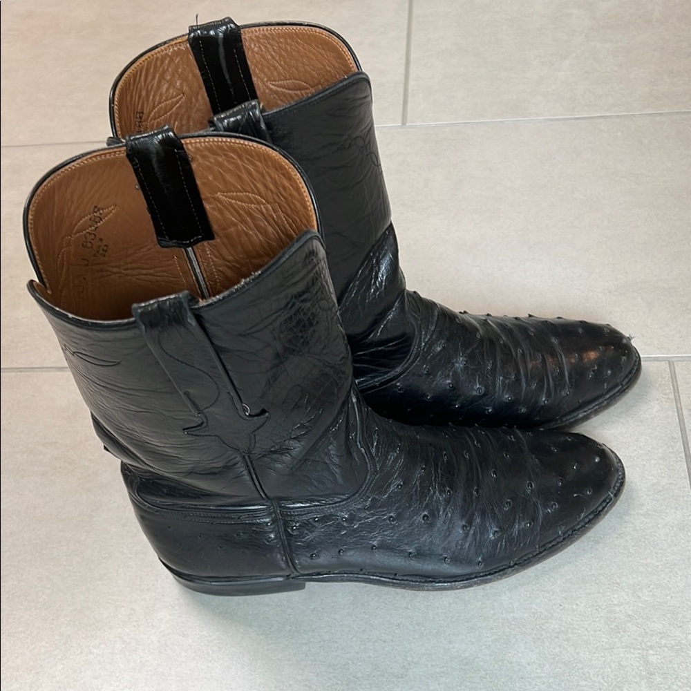 Lucchese Genuine Full Quill Ostrich Leigh Leather upper.